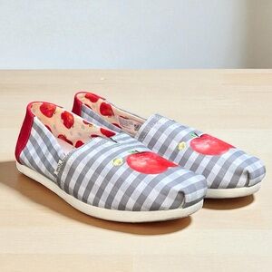 Toms Alpargata Once Upon a Farm Glacier Gray Gingham Apple Shoe 🍎 LIKE NEW
